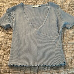 Lush ribbed top. Light blue. M